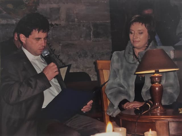 Zdjęcie 3 galerii z wydarzenia Nocne czytanie poezji w Kościele św. Floriana w Koprzywnicy w ramach walki z rakiem piersi