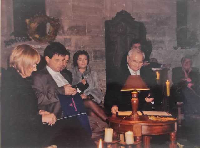 Zdjęcie 4 galerii z wydarzenia Nocne czytanie poezji w Kościele św. Floriana w Koprzywnicy w ramach walki z rakiem piersi