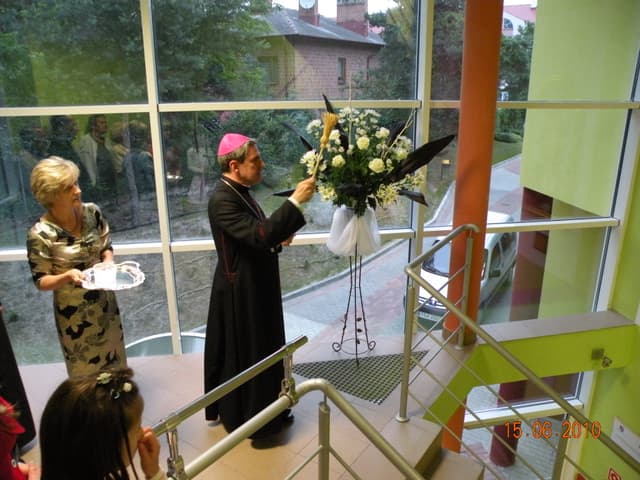 Zdjęcie 2 galerii z wydarzenia Poświęcenie obrazu św. Walentego przez biskupa Krzysztofa Nitkiewicza