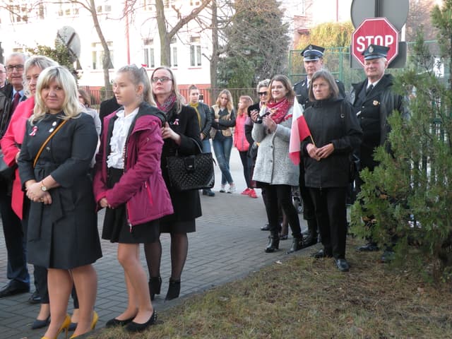 Zdjęcie 11 galerii z wydarzenia Przekazanie i poświęcenie pamiątkowej figurki „Chrystusa Ukrzyżowanego”, przez Pana Jana Materkowskiego z rodziną.