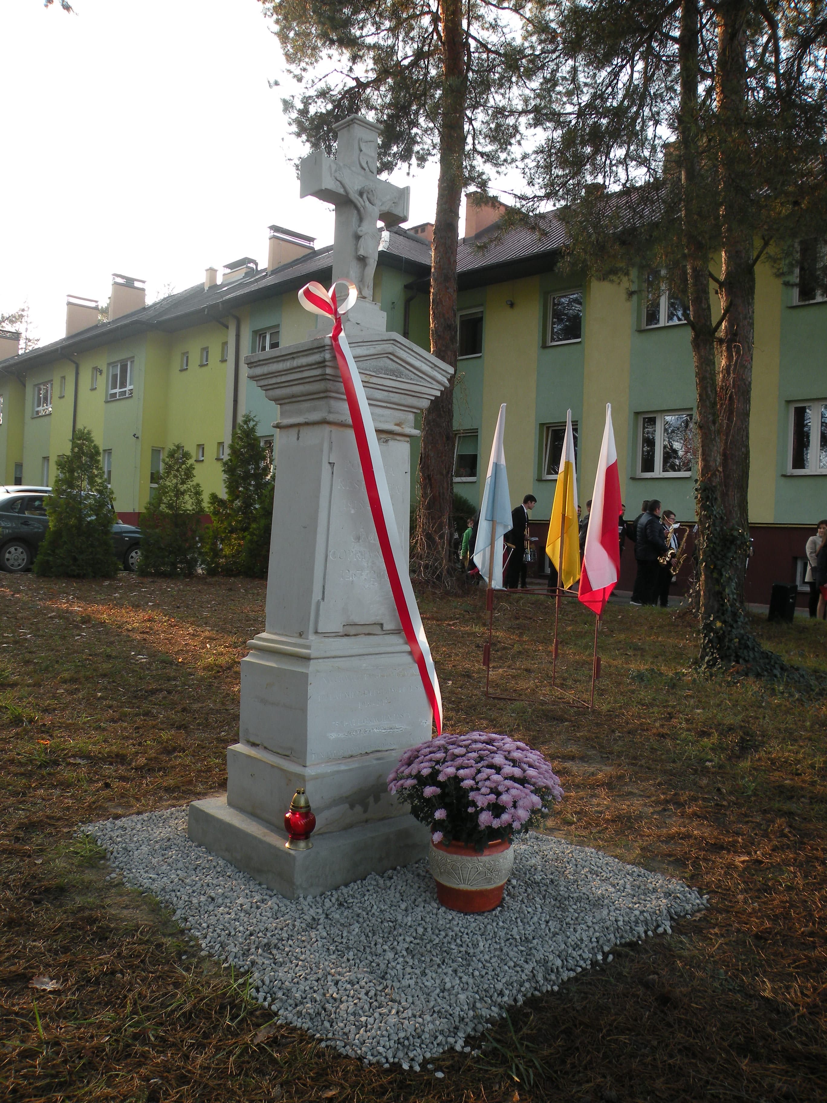Główne zdjęcie z wydarzenia Przekazanie i poświęcenie pamiątkowej figurki „Chrystusa Ukrzyżowanego”, przez Pana Jana Materkowskiego z rodziną.