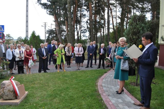 Zdjęcie 5 galerii z wydarzenia Uroczystość 50-lecia Ośrodka Zdrowia i 15-lecia Zakładu Opiekuńczo-Leczniczego