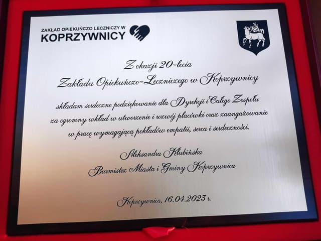 Zdjęcie 2 galerii z wydarzenia Uroczystość 20-lecia Zakładu Opiekuńczo-Leczniczego
